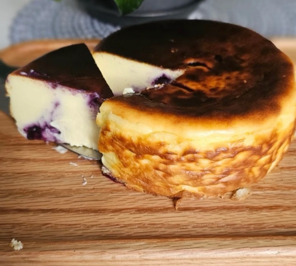 Blueberry Basque Burnt Cheese, a cake by BakerLuk